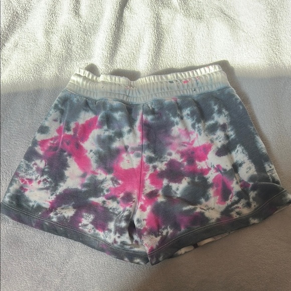 Old Navy Tie Dye Shorts with Elastic Waistband Size 6-7 - Picture 4 of 6